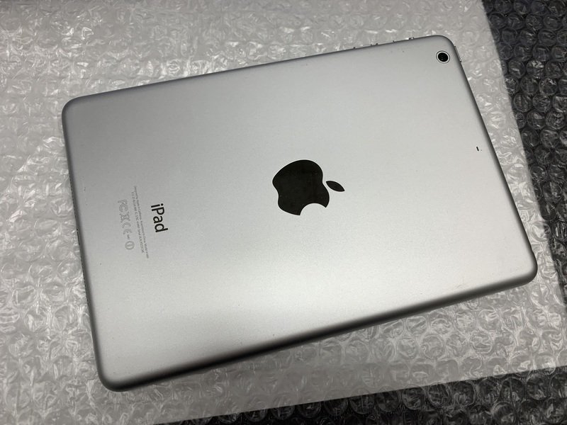 DS691 iPad mini 第2世代 Wi-Fiモデル A1489 シルバー 64GB ジャンク ロックOFF_画像2