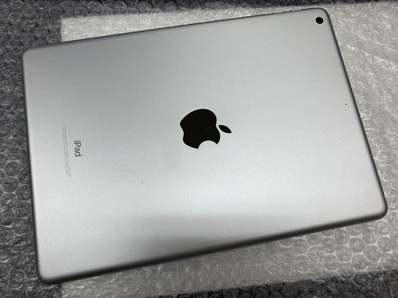 DY503 iPad 第6世代 Wi-Fiモデル A1893 シルバー 32GB_画像2