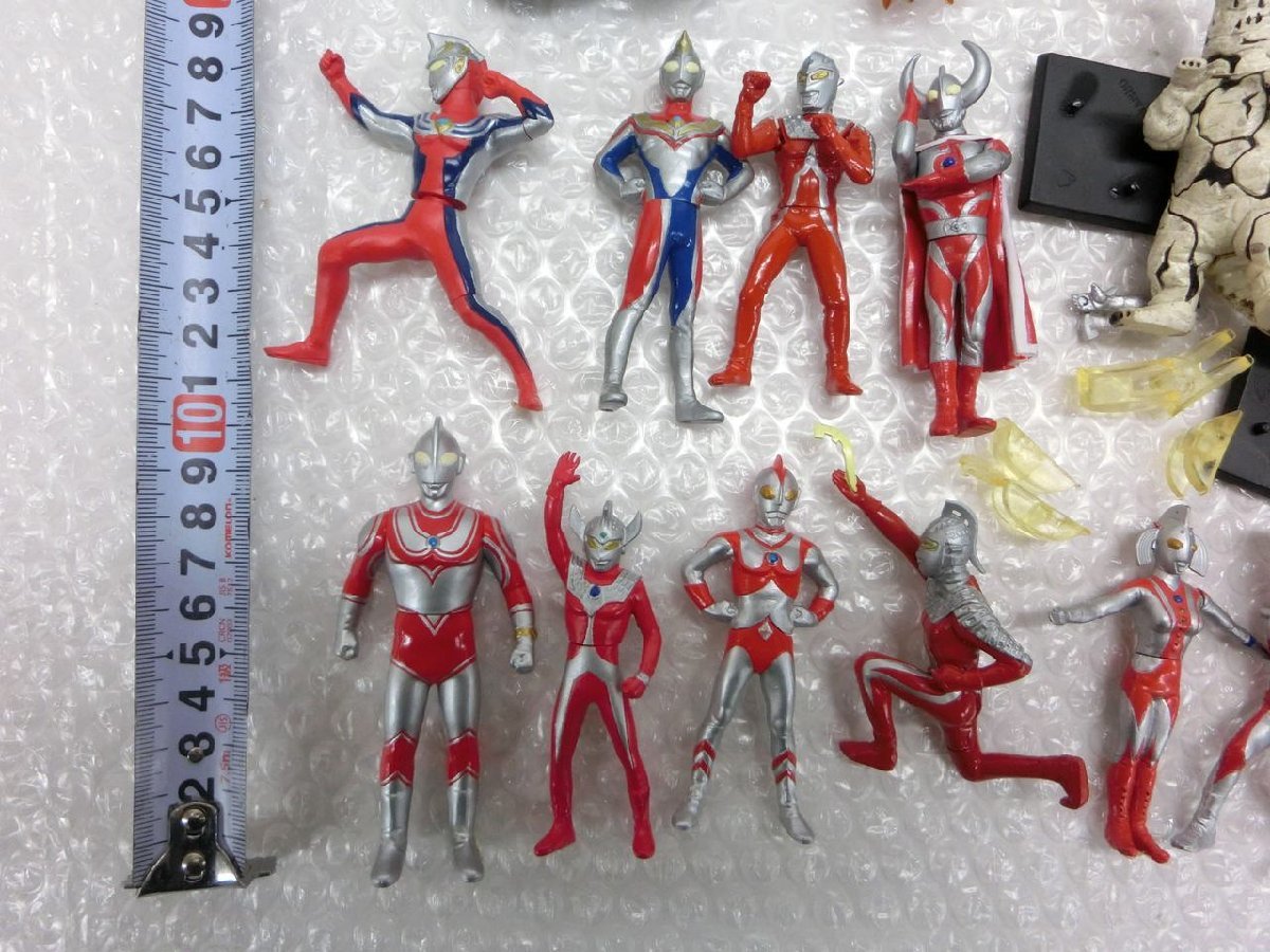 【N-5650】ウルトラマン 特撮 フィギュア ミニ 食玩 怪獣 他 色々 大量 まとめ セット 現状品【千円市場】_画像2