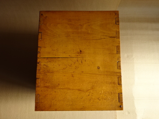 古い木 無垢材 小引き出し 4段 メインテナンス・仕上げ済 _天板