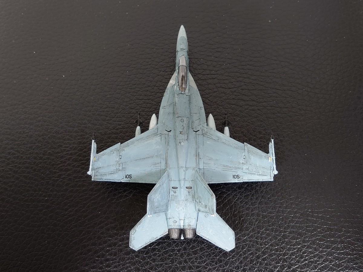 F-18 F/A-18E スーパーホーネット トップガン マーヴェリック ダガースペア ハングマン搭乗機仕様 完成品 1/144 TOPGUN アメリカ海軍 _画像7