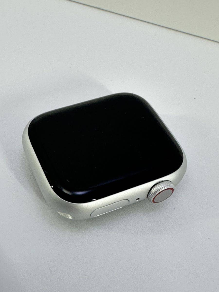 Apple Watch 　アップルウォッチ Series 8 GPS セルラーモデル　41mm 　シルバー アルミ スポーツバンド　MP4A3J/A2773 中古品_画像2