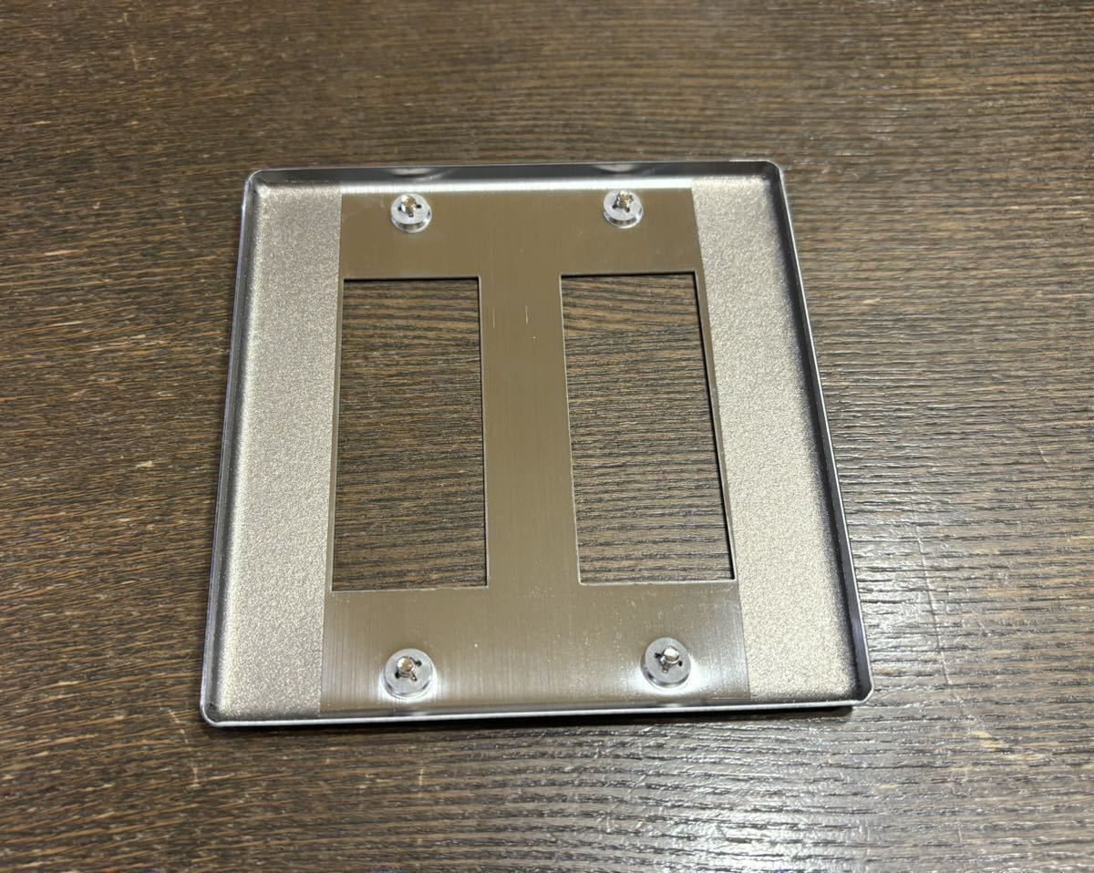 5304円 第2弾 電源タップ台座 集成材ウレタンニス仕上げ 5304円 第2弾 電源タップ台座 集成材ウレタンニス仕上げ