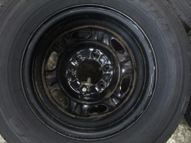 キャラバンE25系 195/80R15 107/105L LT 8部山程度【4本セット】2021年製 TOYO V-02e 15x5.5J 鉄ホイール【個人宅発送不可商品】の画像5