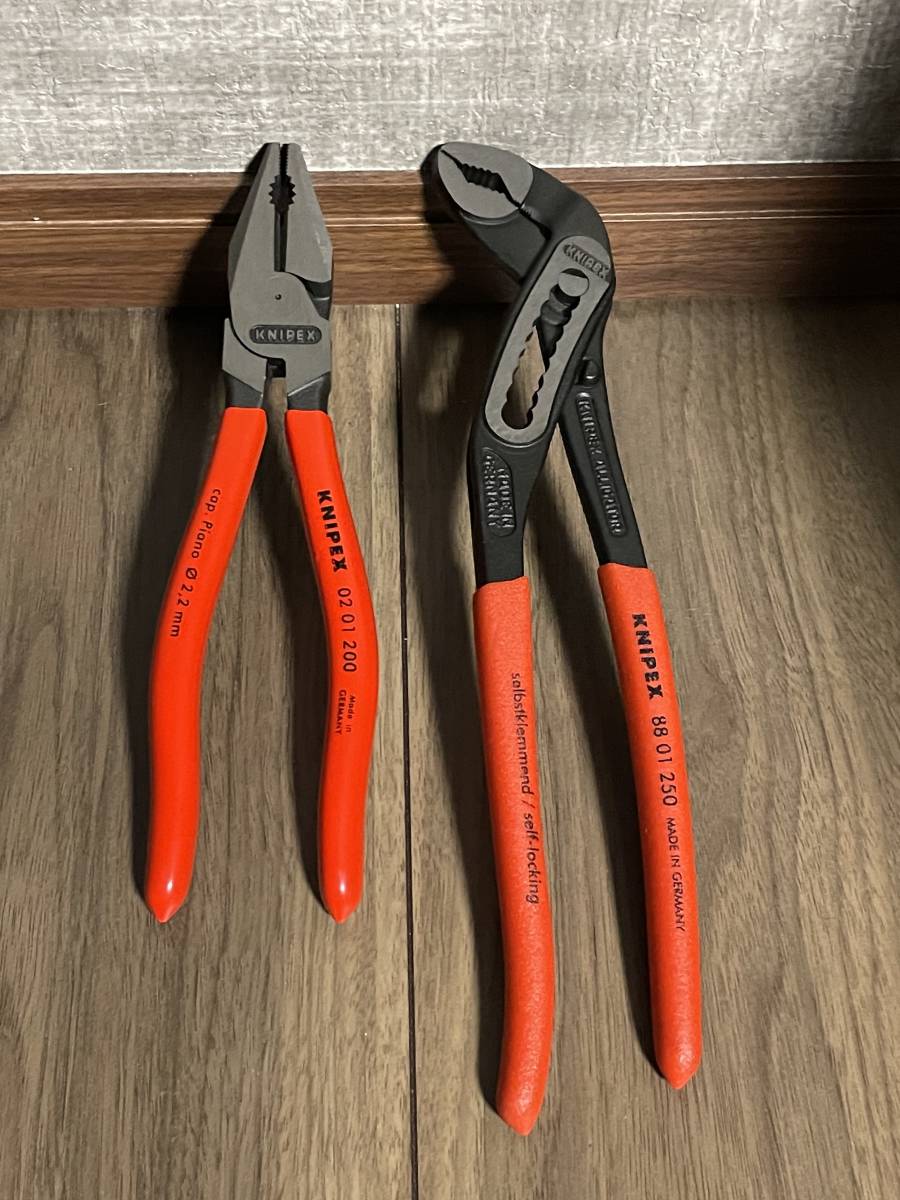 新品・未使用 KNIPEX（クニペックス）0201-200 ＋ 8801-250 強力ペンチ& アリゲーター ウォーターポンププライヤー 2本組 ◇送料無料◇の画像1