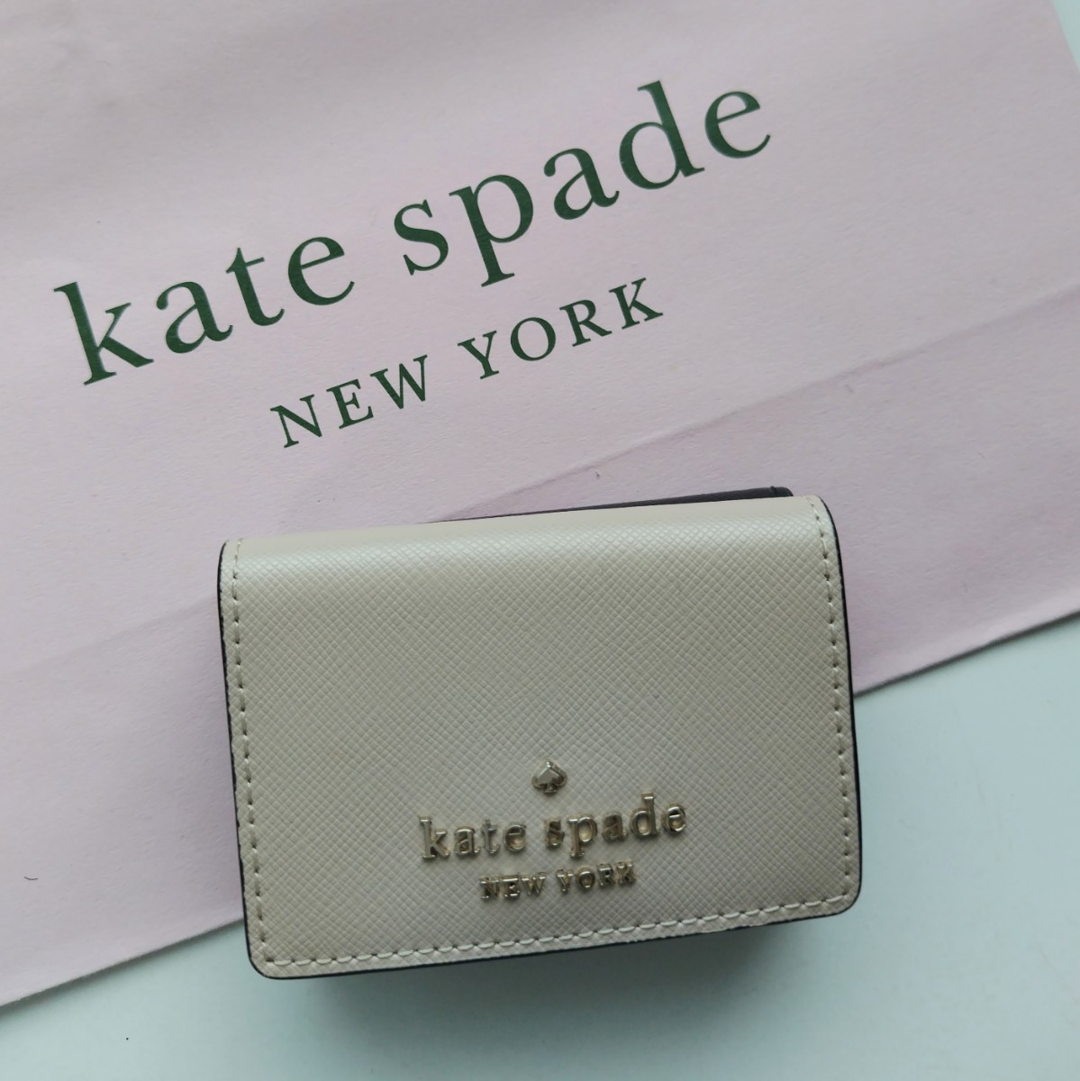 【新品】kate spade　ケイトスペード　三つ折り財布　ベージュ