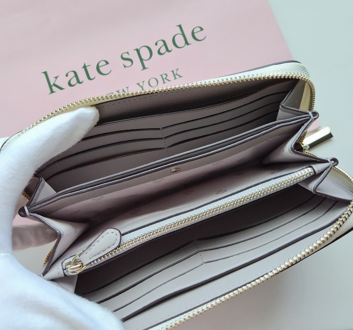 【新品】kate spade　 長財布 ラウンドジップ　ホワイト　ピンク　バイカラー_画像3