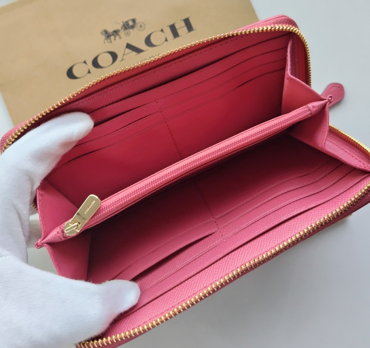 新品】COACH コーチ 長財布 シグネチャー ブラウン ピンク 新品】COACH コーチ 長財布 シグネチャー ブラウン ピンク