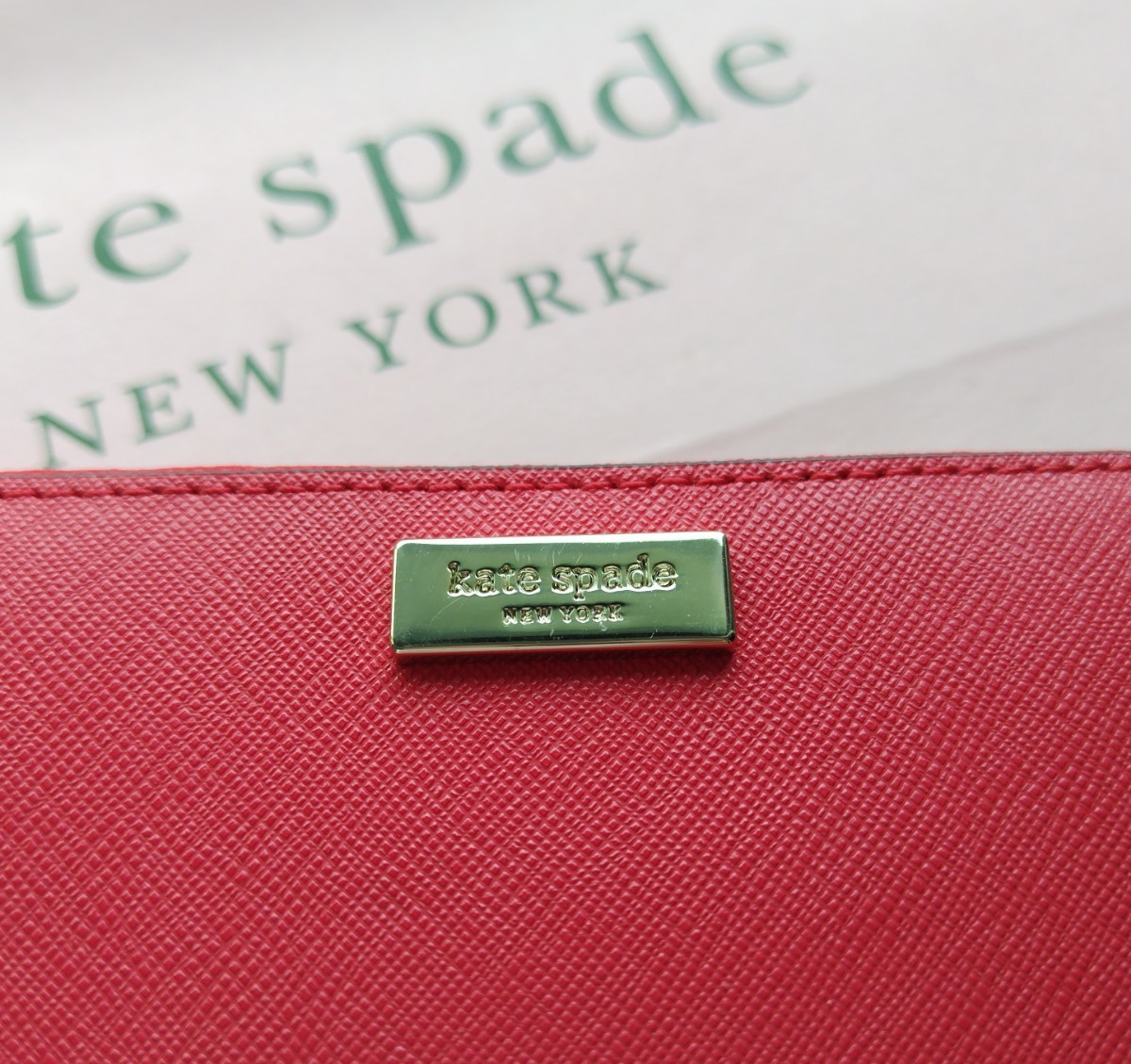 【新品】kate spade　長財布　ラウンドジップ　レッド