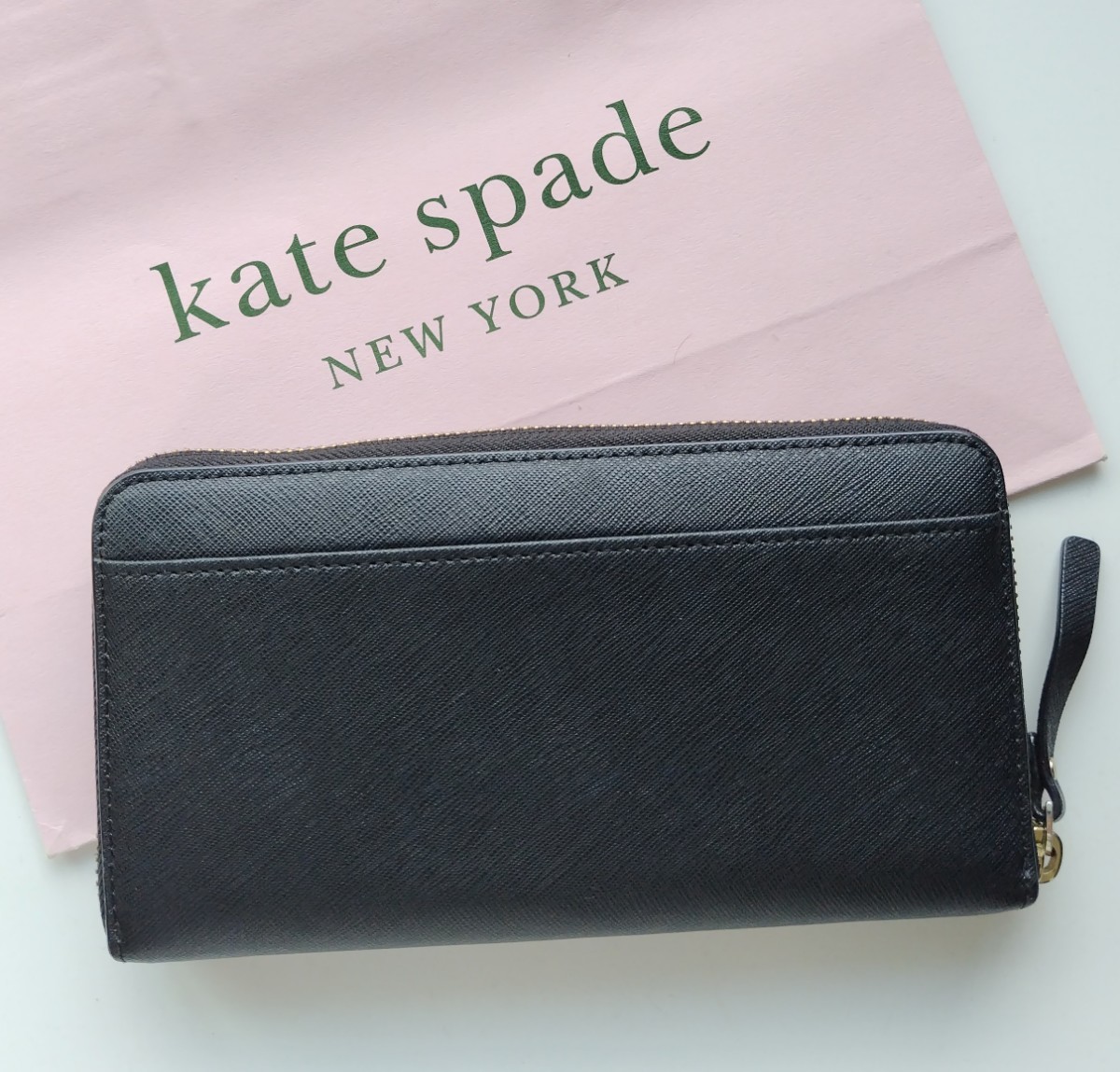 【美品】kate spade　長財布　ラウンドジップ　ブラック　ケイトスペード