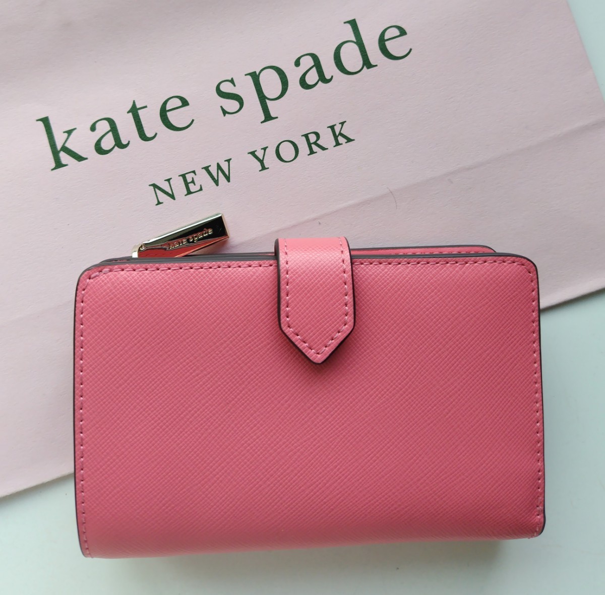 【新品】kate spade　ケイトスペード　折財布　ピンク　小銭入れ_画像2