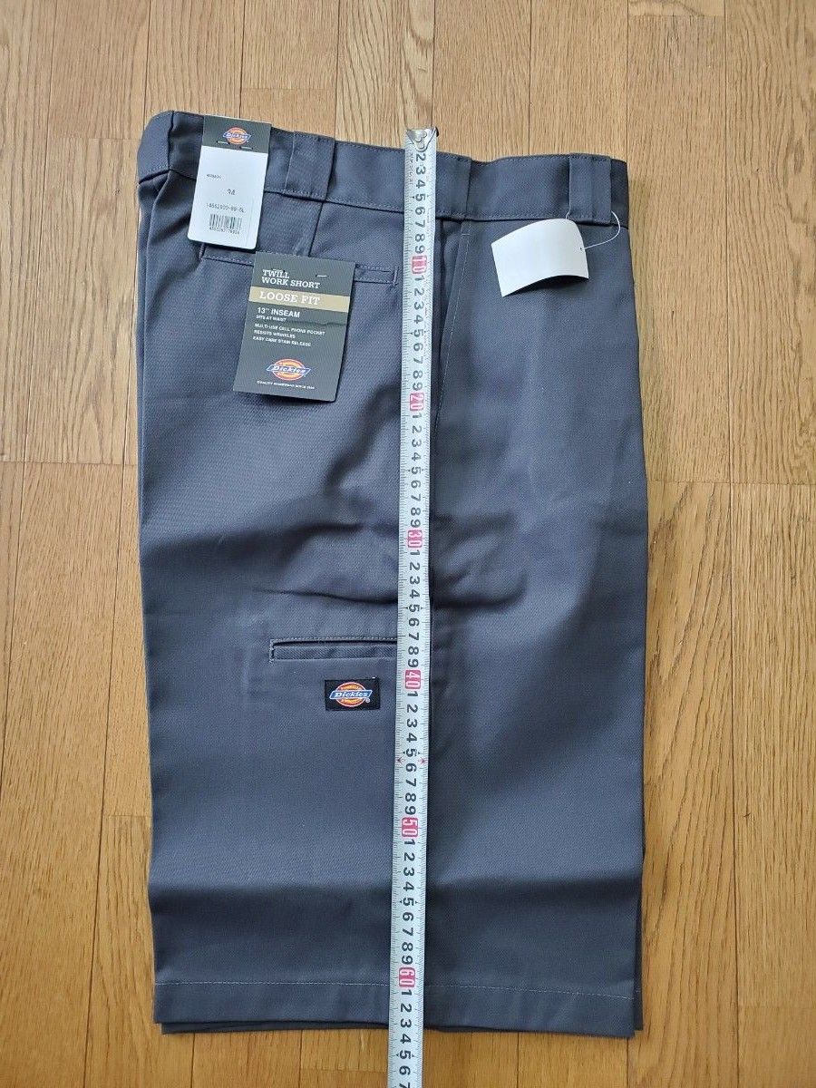 Dickies  ハーフパンツ　LOOSEFIT