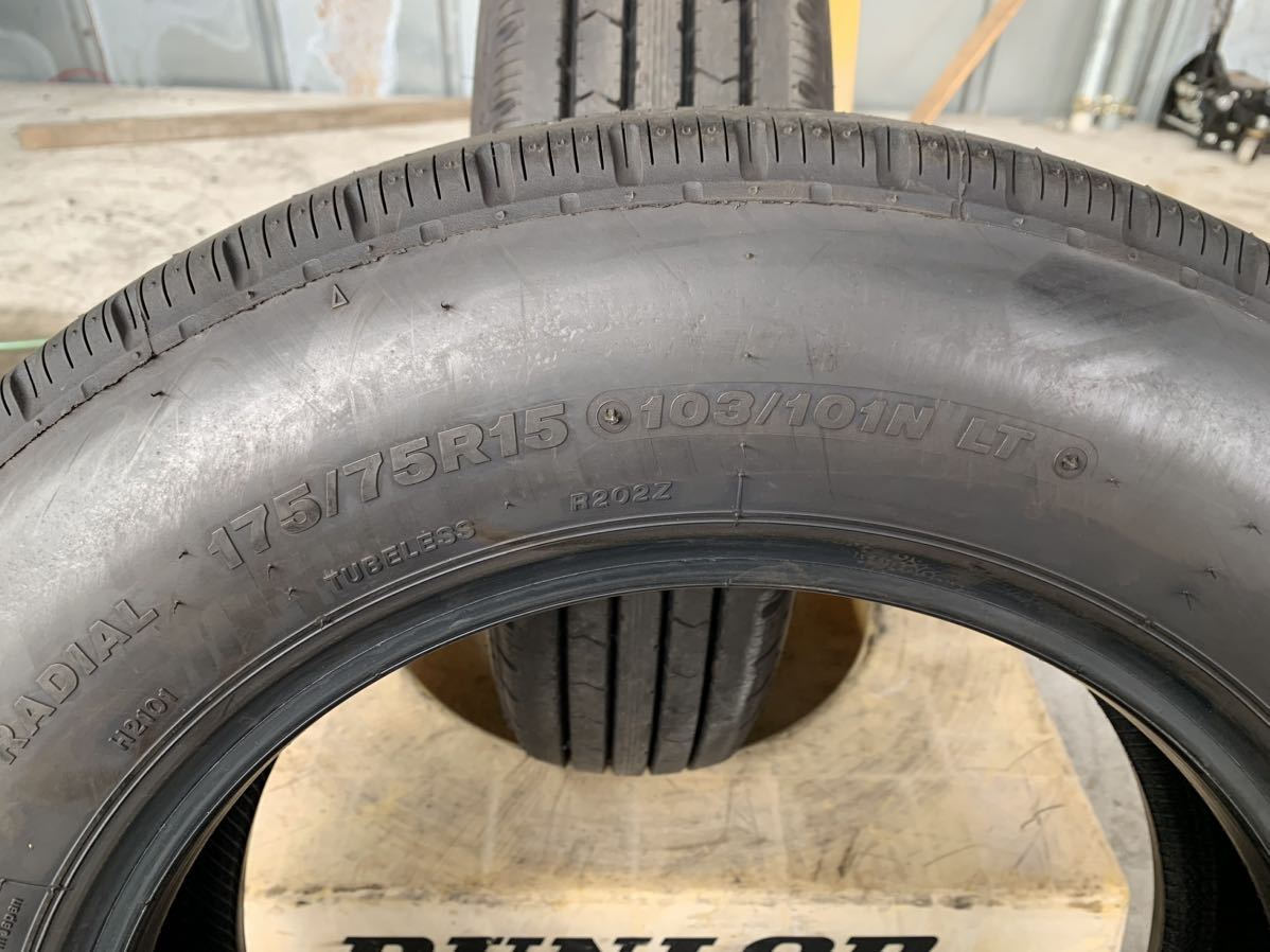 送料込み！175/75R15 BRIDGESTONE R202 23年製 約9mm 中古タイヤ２本_画像3