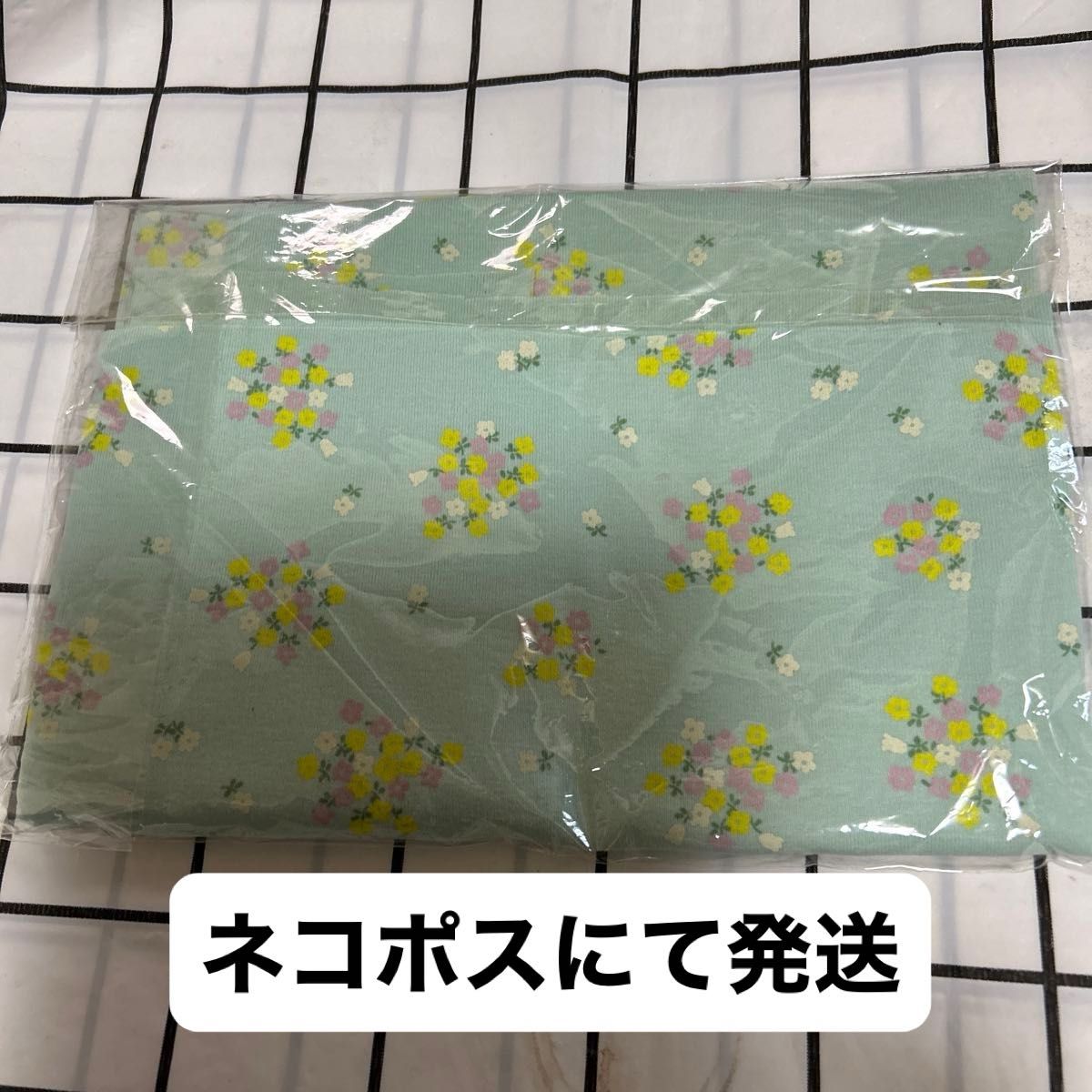 kpニットプランナー　ハギレ   生地　日本製　　新品　綿100%   ミント色　　小花柄　 ハンドメイド　
