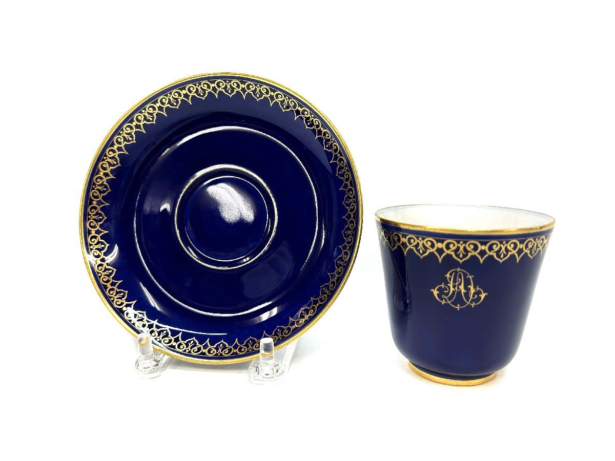 1円～ SEVRES セーブル 1887年 ブルーヌーボー ペイール 金彩モノグラム 小花文 カップ&ソーサー 箱付 G01-02_画像1