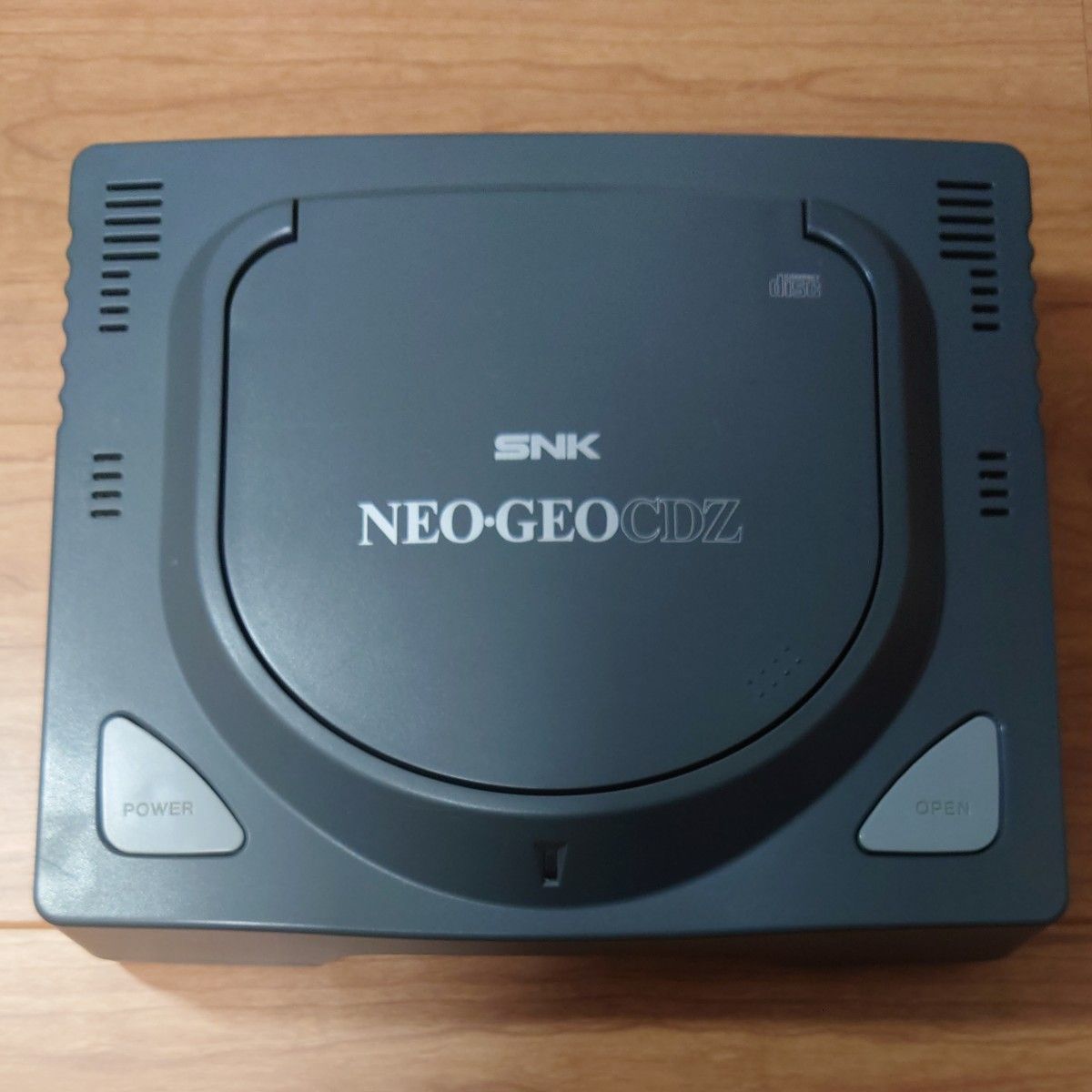 《ネオジオ》NEOGEO CDZ 本体（ハード）