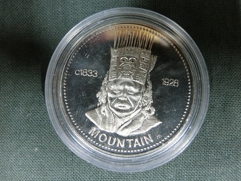 A0105a カナダ1977年British Columbia インディアン文化記念 MOUNTAIN ドル硬貨_画像1