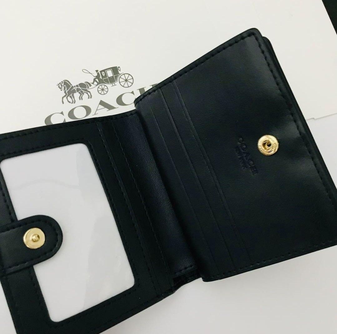COACH コーチ 二つ折り財布 レディースのミッドナイト色新品財布 COACH コーチ 二つ折り財布 レディースのミッドナイト色新品財布