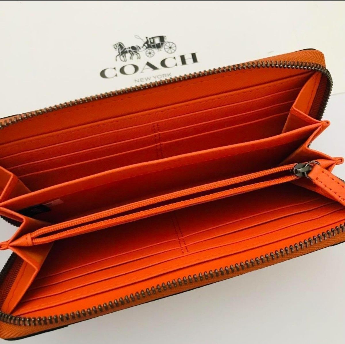 COACH コーチ 長財布 レディースのオレンジ色新品財布｜Yahoo!フリマ