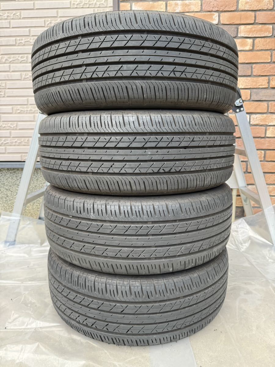 ブリヂストンタイヤ　２０５／５５／Ｒ１７　９５Ｖ　ノア　ブォクシー　セレナ　ステップワゴン用_画像1