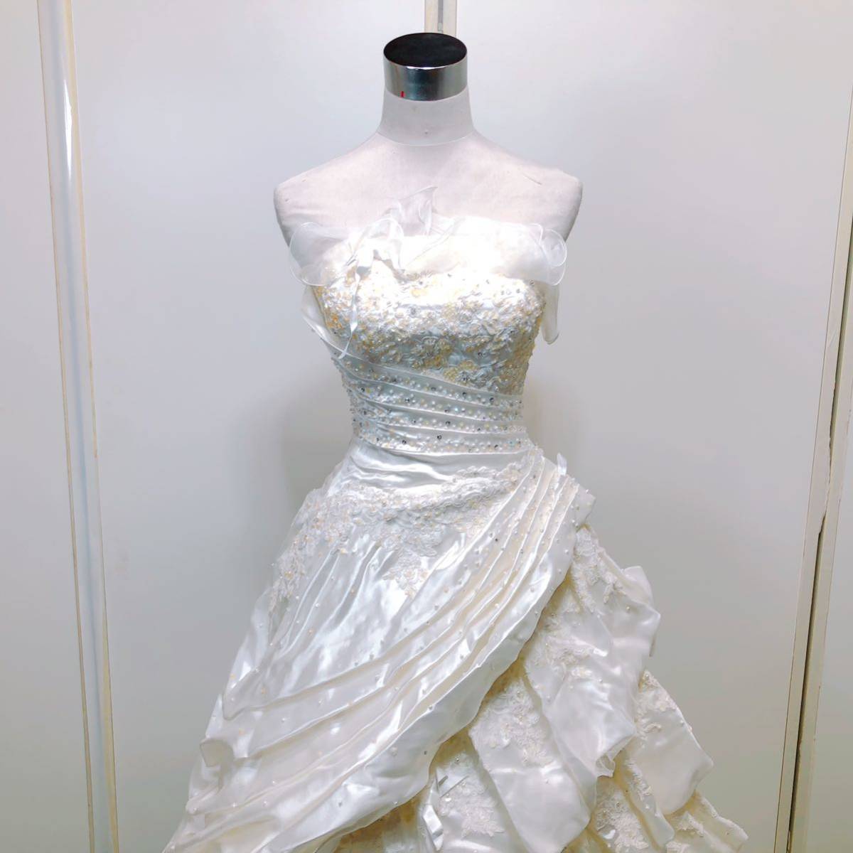 87【中古】Wedding Dress COLOR DRESS ウェディングドレス カラードレス FW998 オフホワイト 7-9 フラワーモチーフ ビジュー レース 現状品_画像3