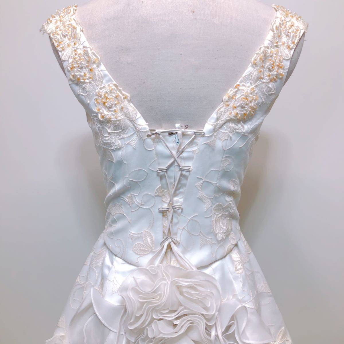 93【中古】Wedding Dress COLOR DRESS ウェディングドレス カラードレス FX312 オフホワイト 7-11T フラワモチーフ 刺繍 ビジュー 現状品_画像6