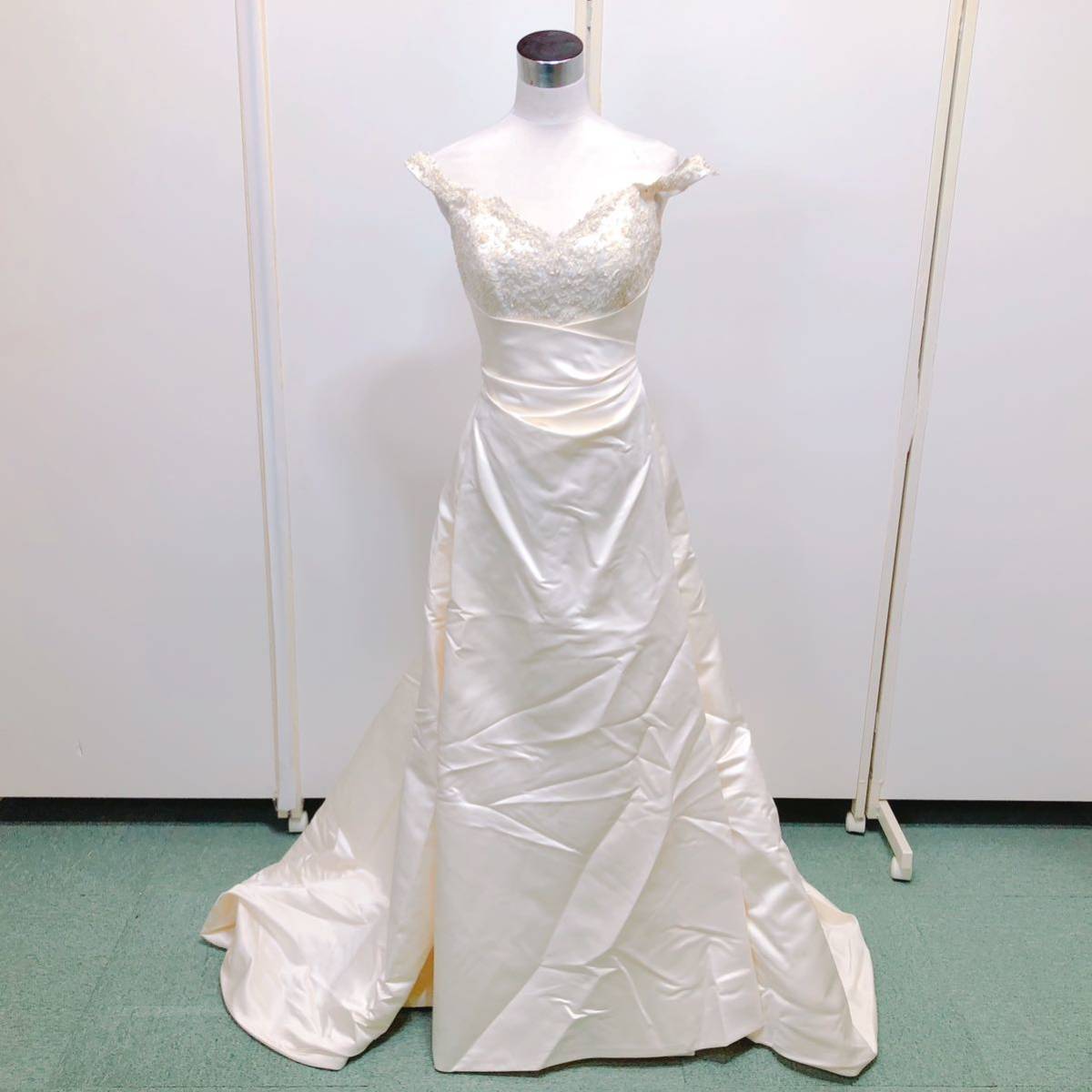 94【中古】Wedding Dress COLOR DRESS ウェディングドレス カラードレス FX987 アイボリー 10T フラワモチーフ 刺繍 ビジュー 現状品_画像1