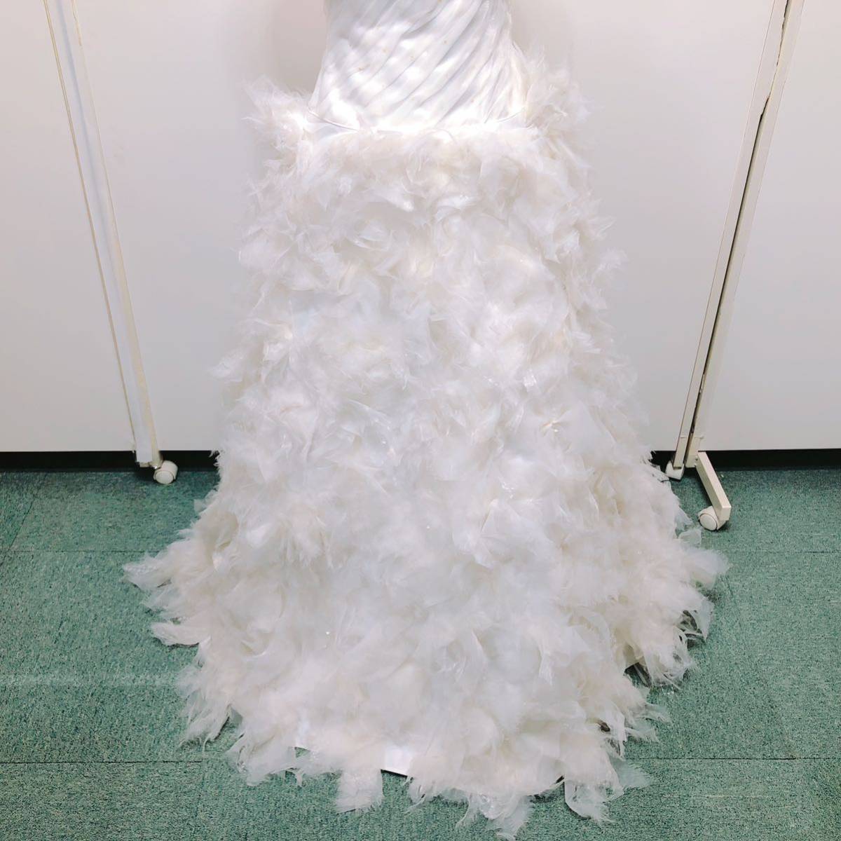 125【中古】Wedding Dress COLOR DRESS ウェディングドレス カラードレス FX677 オフホワイト 9-13T シンプル フリル ビジュー 現状品_画像4