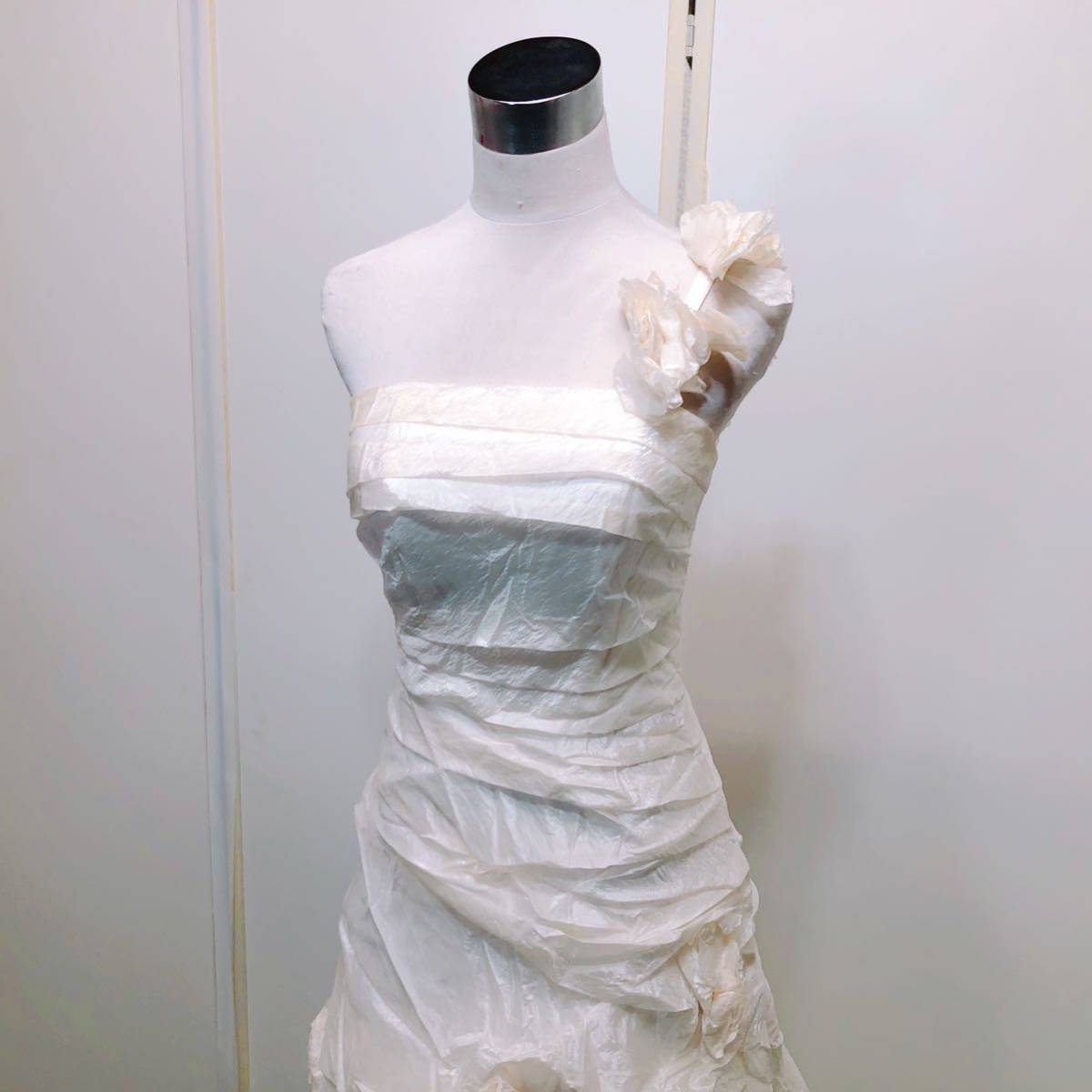 143【中古】Wedding Dress COLOR DRESS ウェディングドレス カラードレス FF257 オフホワイト 9T フラワーモチーフ ワンショルダー 現状品_画像2