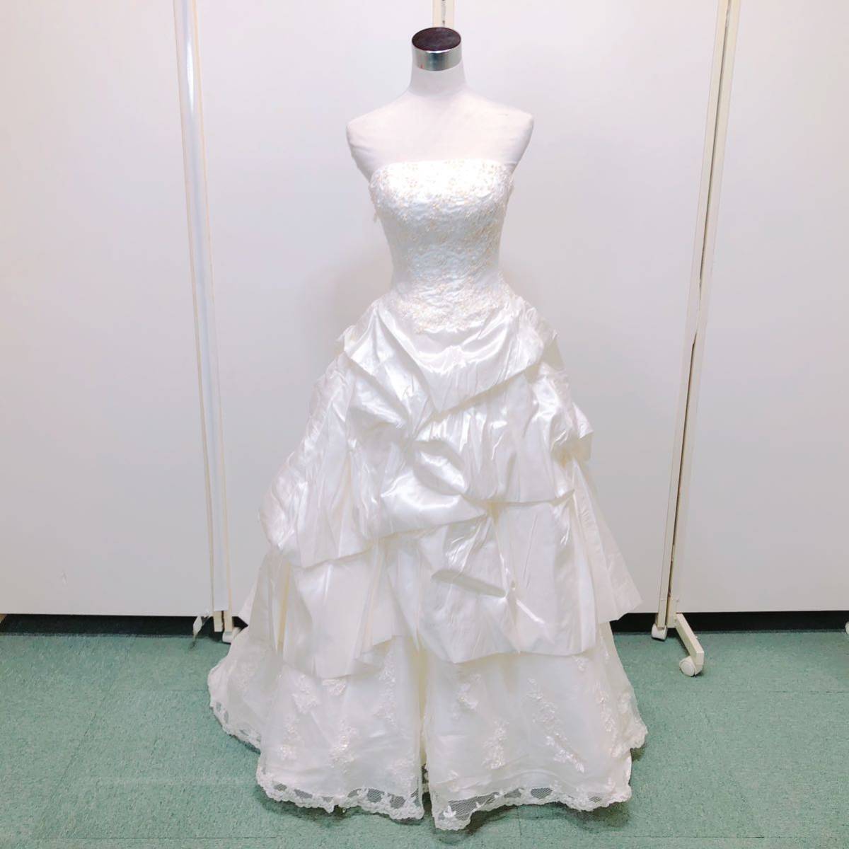 158【中古】COLOR DRESS ウェディングドレス カラードレス FM581 オフホワイト 7FT フラワーモチーフ フリル 刺繍 レース 現状品_画像1