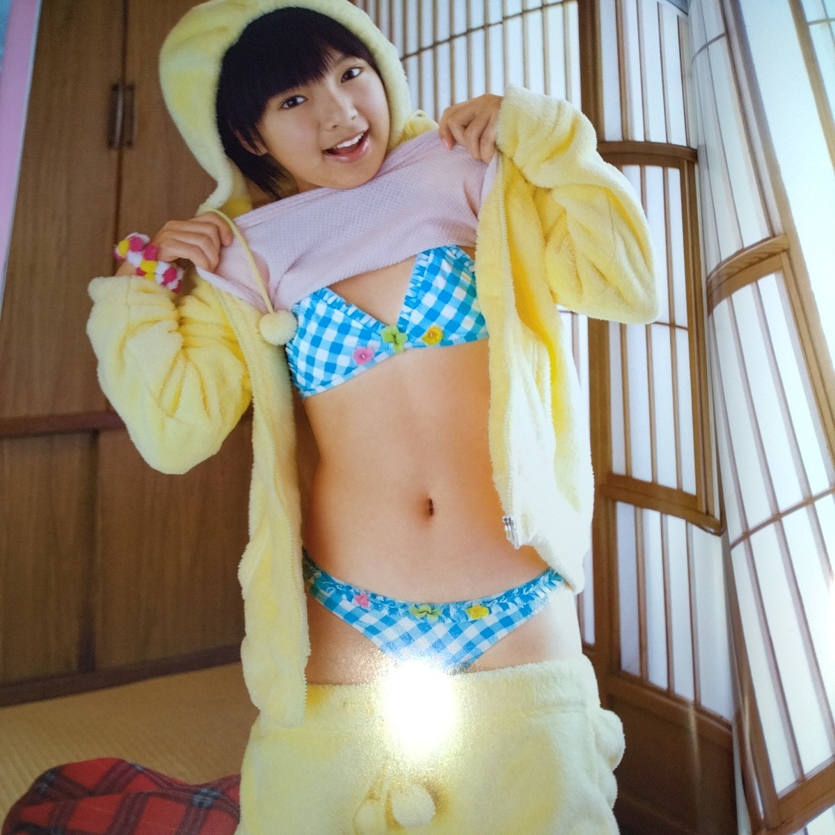 Yahoo!オークション - 【未開封DVD付】山口えり 写真集