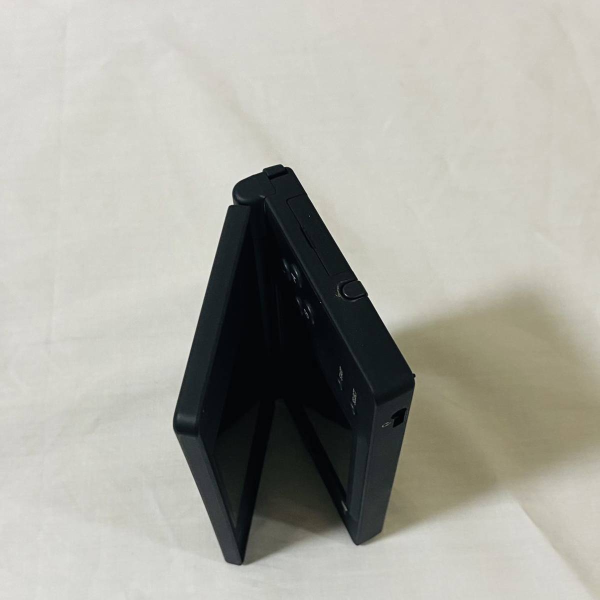 【新品同様】ニンテンドー　DSI 本体　ブラック　ゲーム機