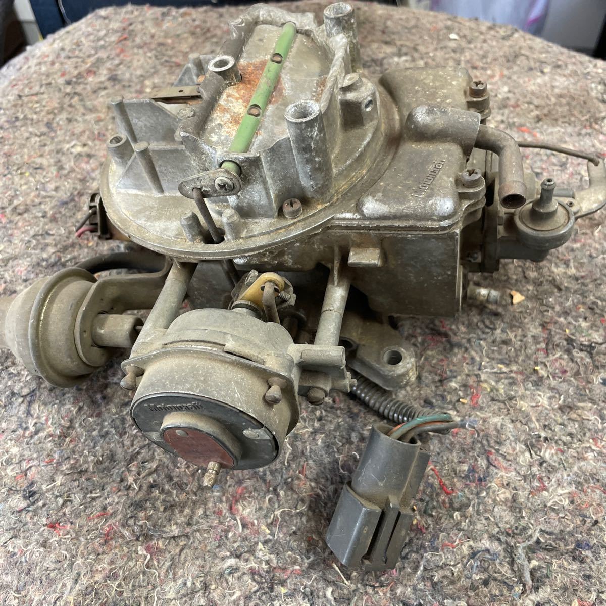 motorcraft carburetor E4TE-AA 2 barrel carburetor Ford 302 pick up motor craft 100size shipping 