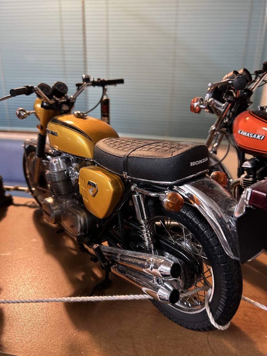 売切り　ミニチャンプス　1/6 CB750 FOUR ゴールド_画像2