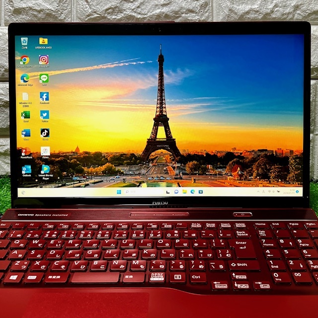 * превосходный прекрасный товар * высший класс high-spec![ Fujitsu LIFEBOOK AH53/B3 ]Corei7-8550U/ SSD512GB+HDD1TB/ RAM16GB/ накопитель на оптических дисках / камера 