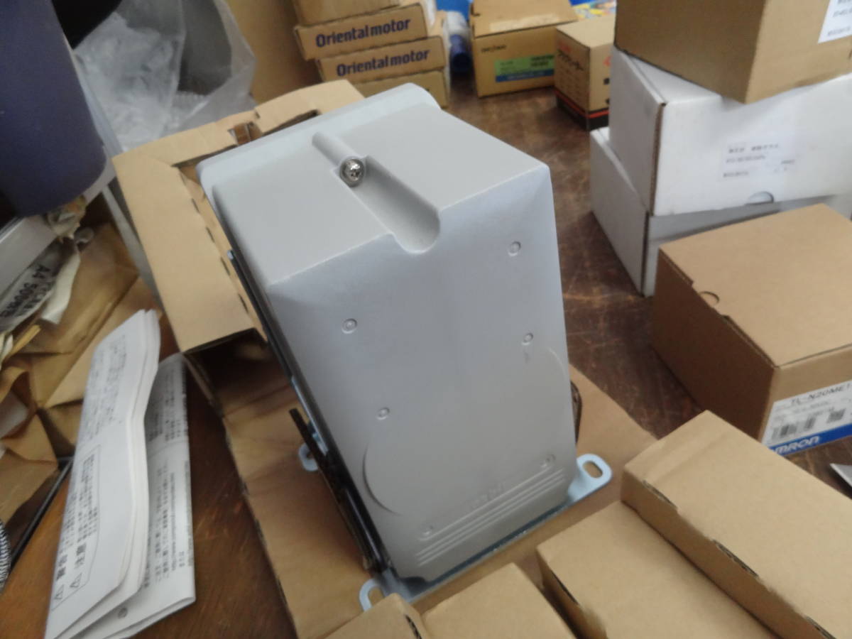 未使用 azbil アズビル ECM3000F0100 コントロール モーター 未使用 azbil アズビル ECM3000F0100 コントロール モーター