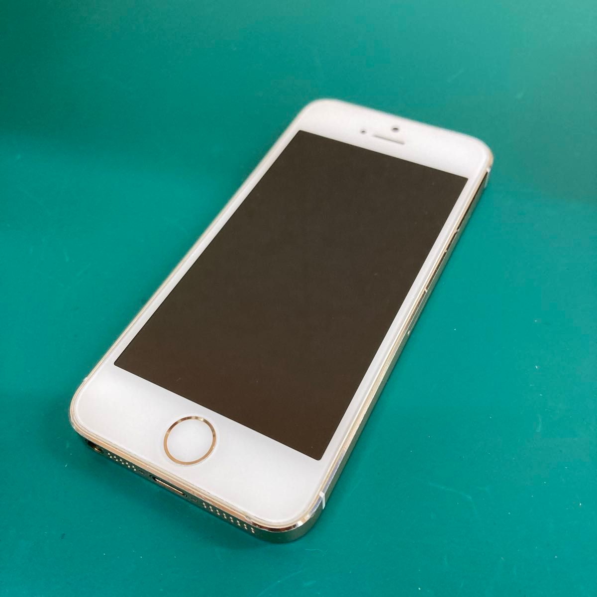 iPhone5s 16GB ゴールド　docomo Apple バッテリー81%