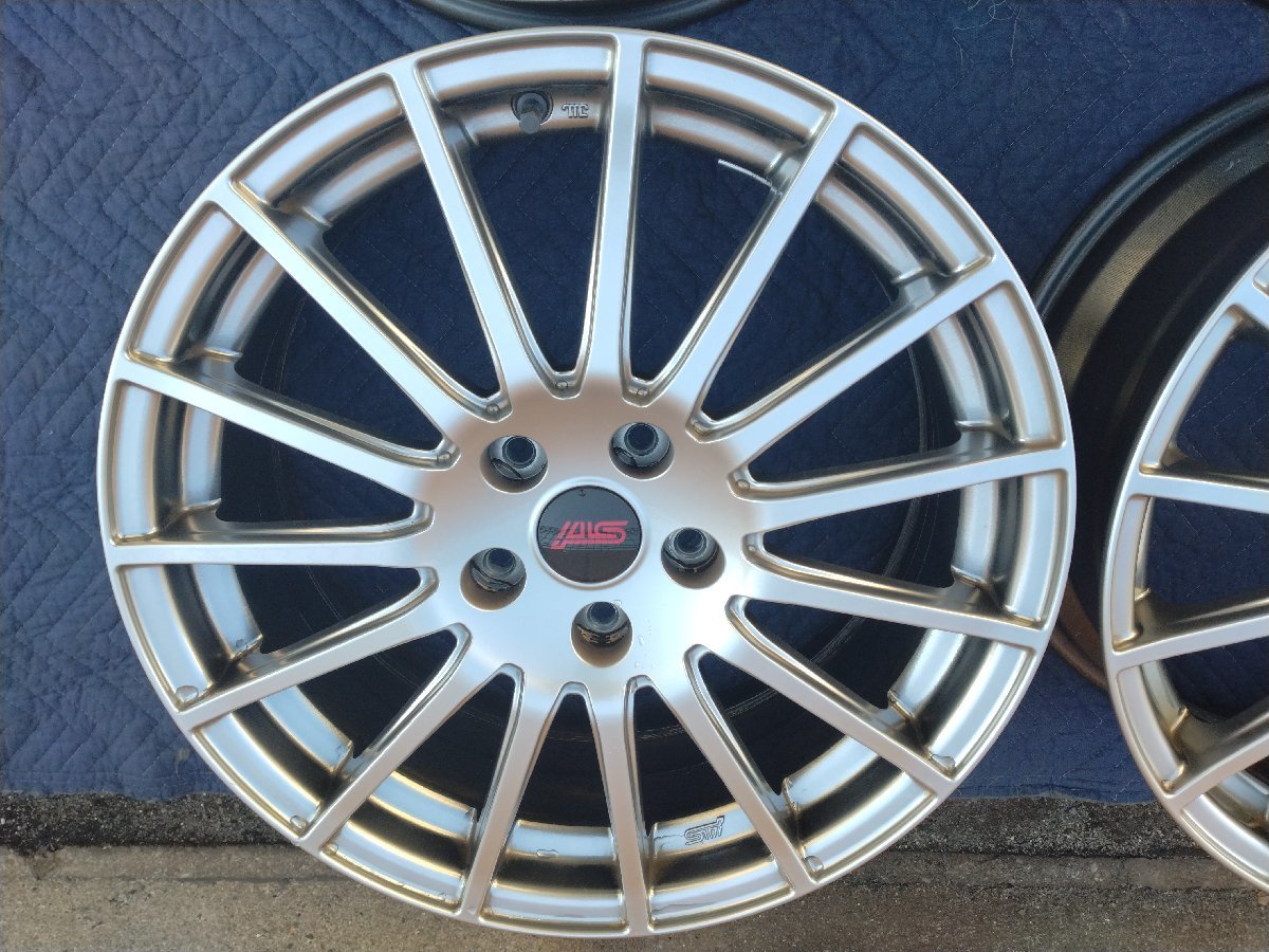 中古ホイール　レボーグSTI　18×7.5J5H/114.3＋55シルバー　4本_画像3