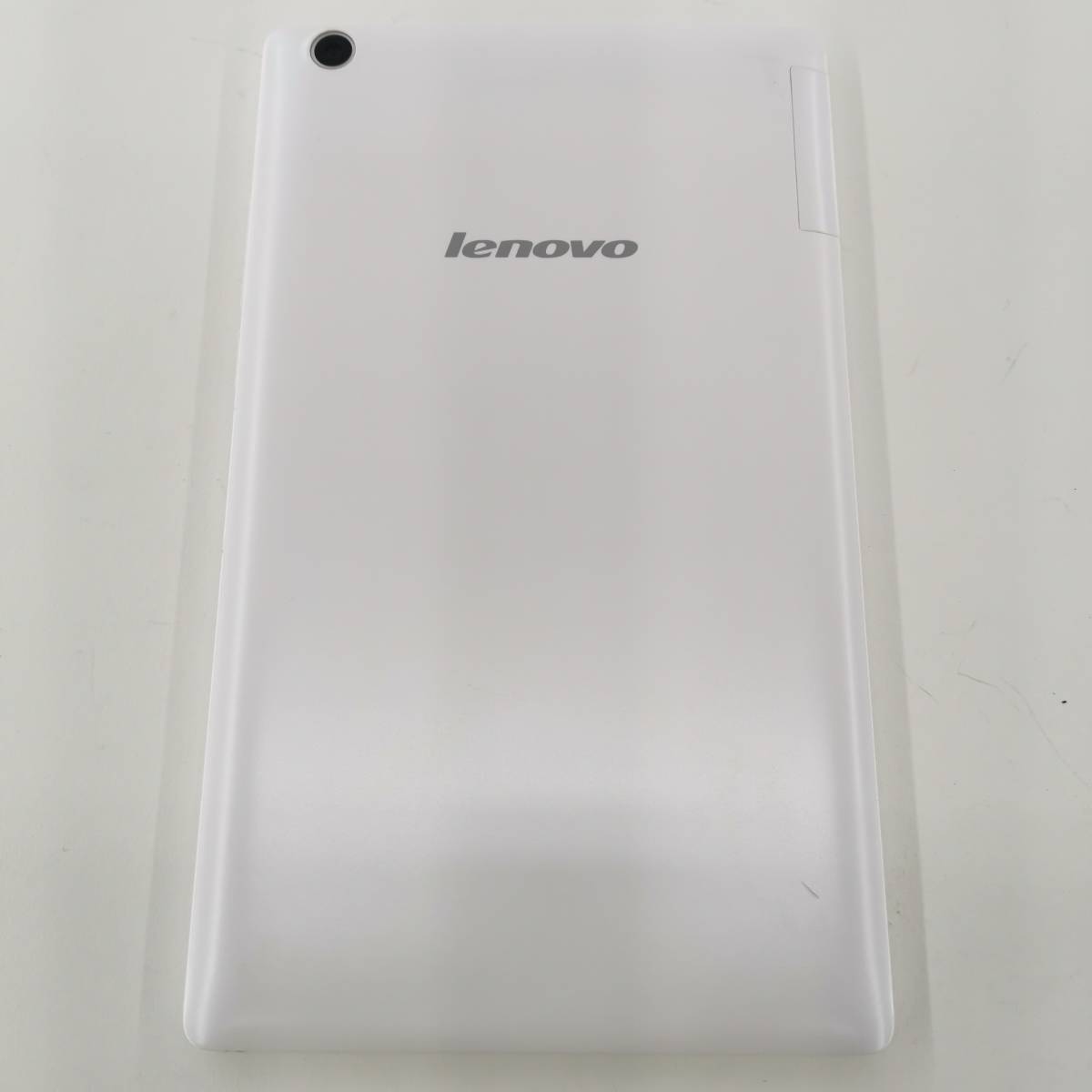 送料無料 Lenovo TAB2 501LV 8GB ホワイト 利用制限〇 初期化済み 動作確認済み#12325_画像3