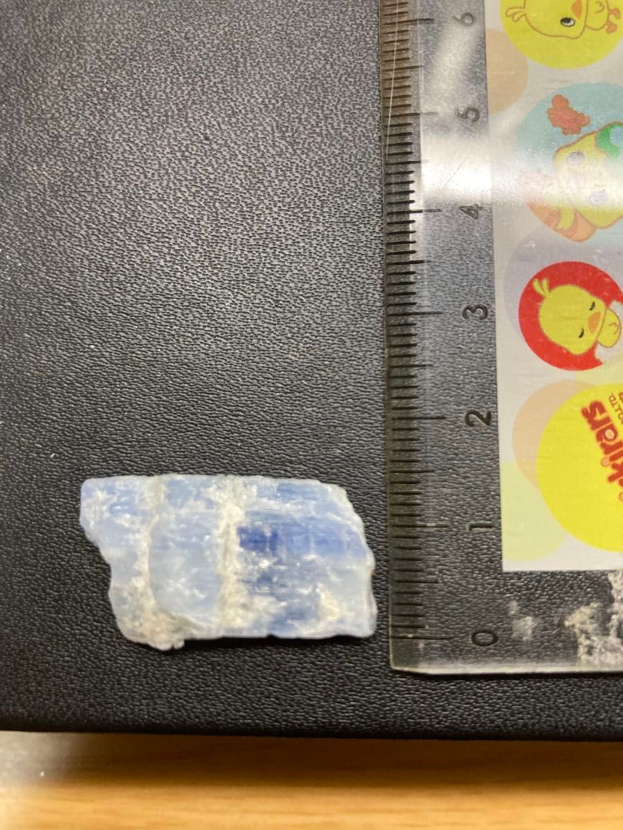 【09】ブラジル産　カイヤナイト　藍晶石　約3.14g 原石　鉱物標本