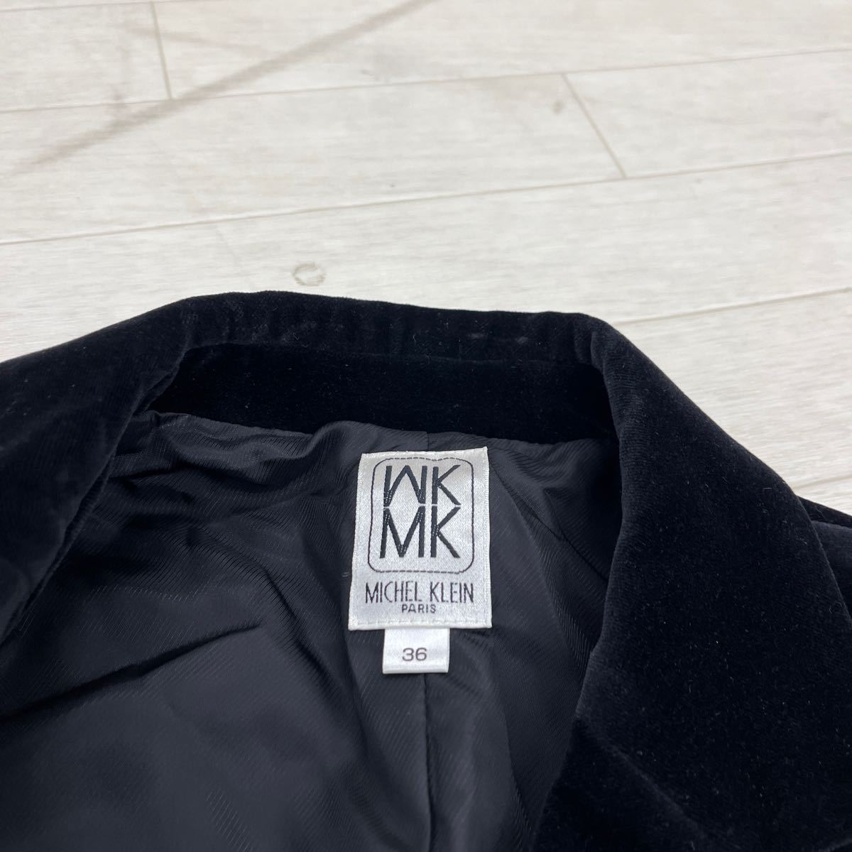 1302◎ MK MICHEL KLEIN ミッシェルクラン トップス テーラード ジャケット 長袖 シングル ベロア 生地 ブラック レディース36_画像4