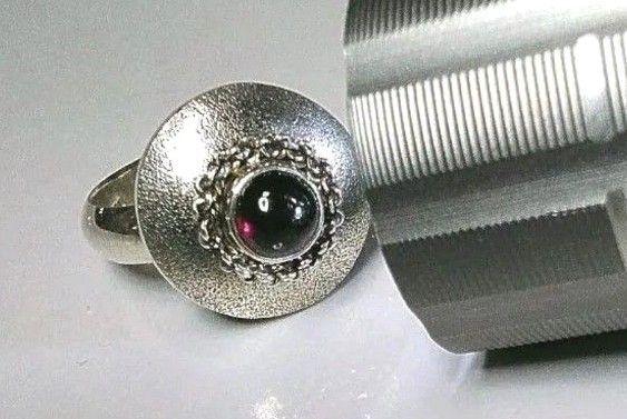 ●新品未使用です●ガーネットリング●　SV925 ●16.5  デザインリング 指輪