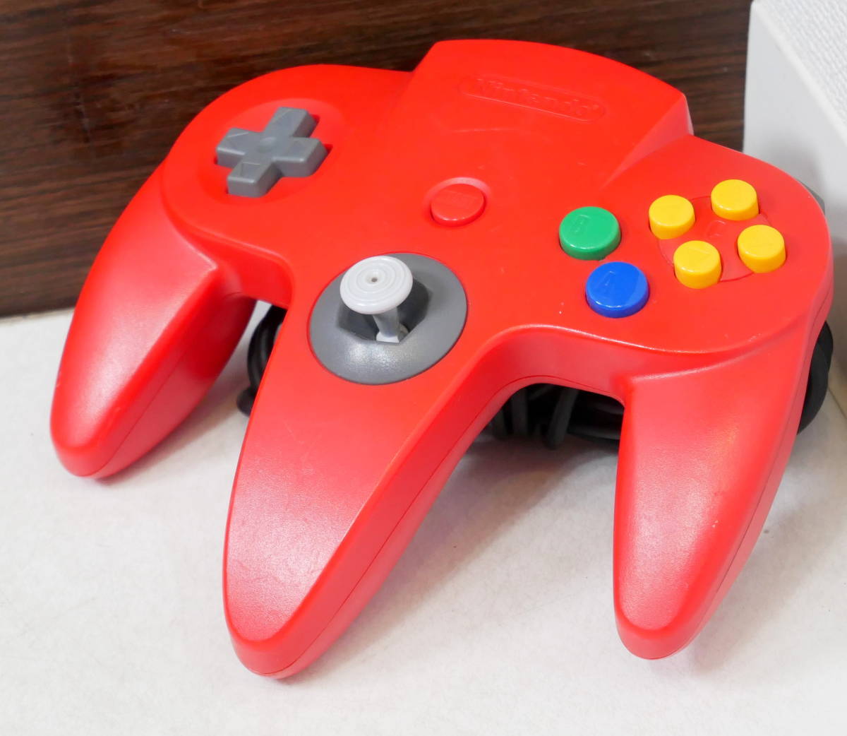 ▲(R601-B300)動作品 ニンテンドー64 コントローラー NUS-005 ゴールド Nintendo N64 任天堂 レッドの画像1