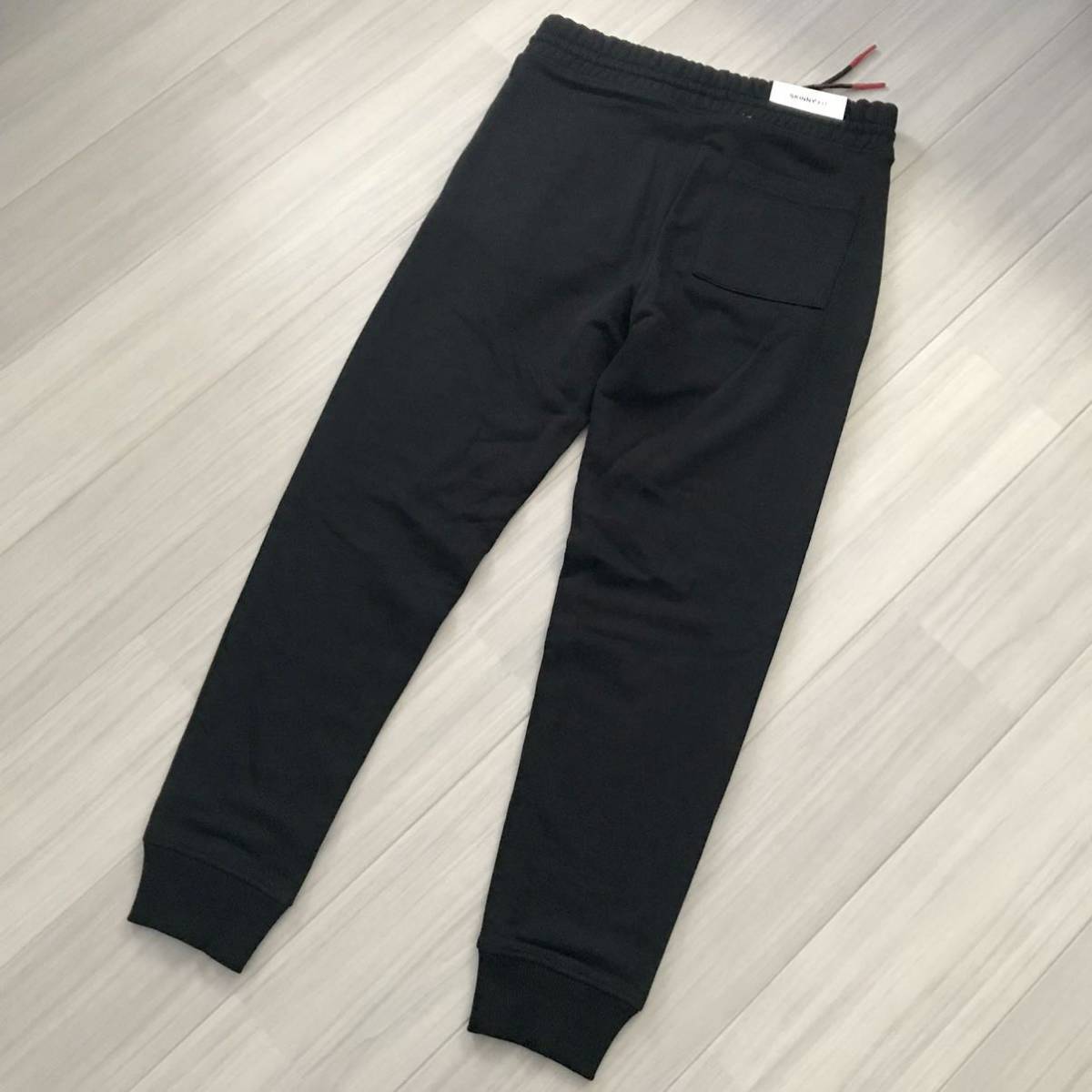 新品 未使用 ZARA スウェットパンツ ジップポケット 黒 ブラック メンズ M_画像3