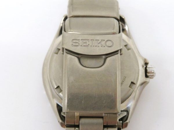 ■hawi2406-1 603 SEIKO セイコー SOLAR ソーラー V147-0AG0 デイト 腕周り約19cm 腕時計 メンズウォッチ 稼働_画像5