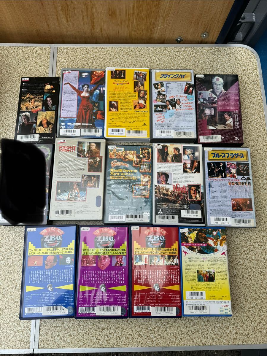 【レンタルVHS】 フェノミナ(箱)/フライトナイト/フライングハイ/フック/神風/オン・ジ・エアー/フリントストーン_画像2