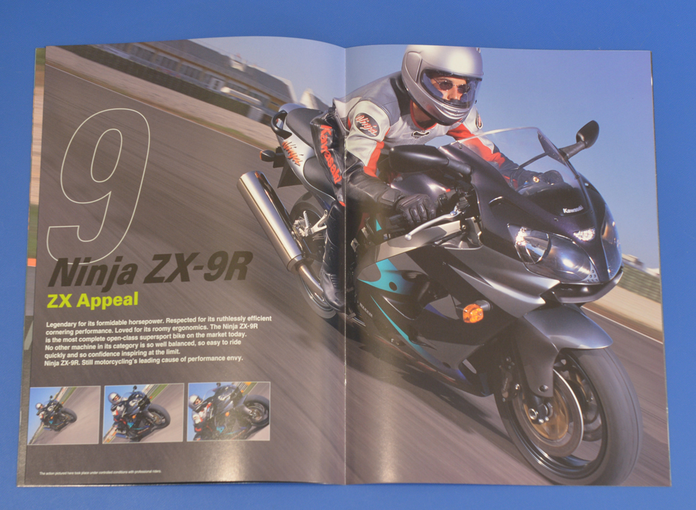 【K-1985-36】カワサキ　ニンジャ　シリーズ　ZX-12R　ZX-9R　ZX-6R　KAWASAKI　NINJA　SERIES　2000年～　英語表記　バイクカタログ _画像3