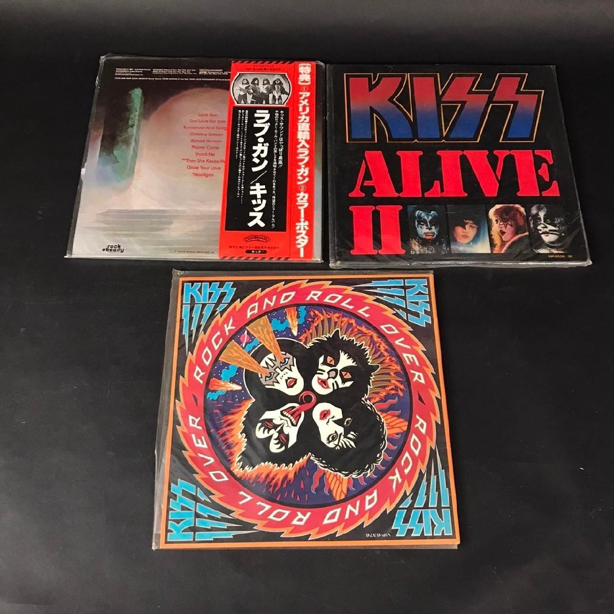 ER1207-17-3 KISS レコード まとめ 帯付き ラブ・ガン キッス ALIVEⅡ ビクター ROCK AND ROLL OVER ロック 音楽 32×32㎝ 80サイズ_画像1