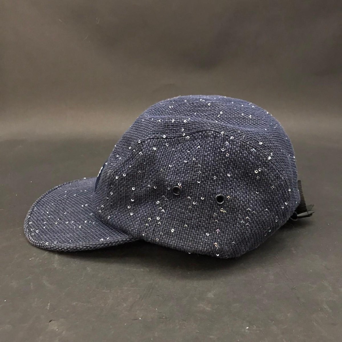 ER0111-21-3 Supreme キャップ 帽子 シュプリーム ロゴ USA ファッション 小物 スパンコール 周まわり58㎝(調整可能) ネイビー 60サイズ_画像3