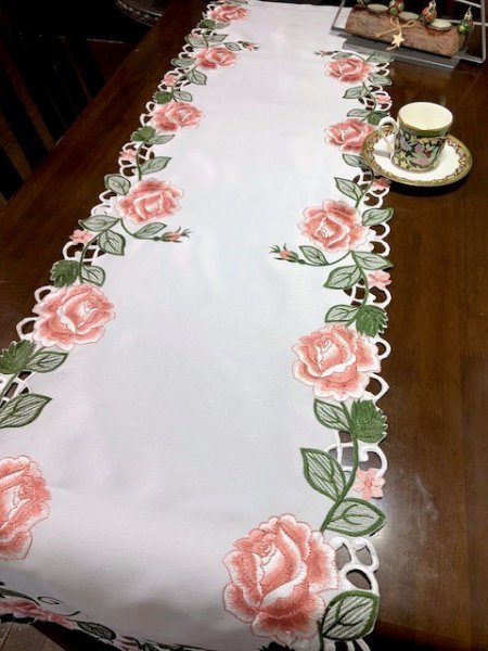 薔薇の花　カットワーク刺繍　テーブルランナー40X180cm　当店オリジナル商品　ローズピンク_画像4